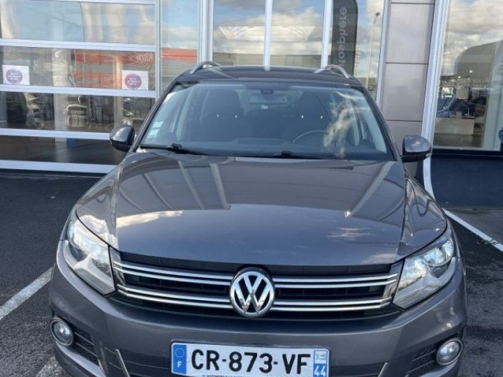 Volkswagen Tiguan 2.0 TDI 110CH BLUEMOTION TECHNOLOGY FAP CARAT Gris F - 3