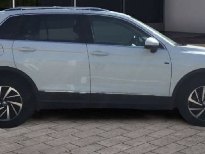 Volkswagen Tiguan 2 0 TDI 150 DSG 11/2018 Blanc métal  - 7