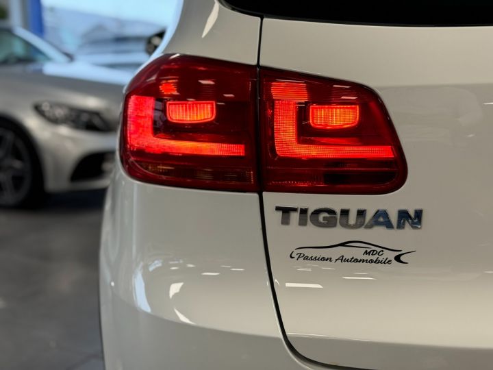 Volkswagen Tiguan 2.0 TSI 210CH CARAT blanc verni - 9