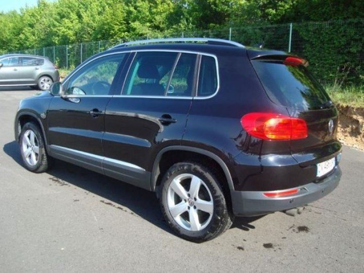 Volkswagen Tiguan (2) 2.0 TDI 140cv 4MOTION BLUE MOTION SPORTLINE DSG bv6     Diesel NOIR - 7