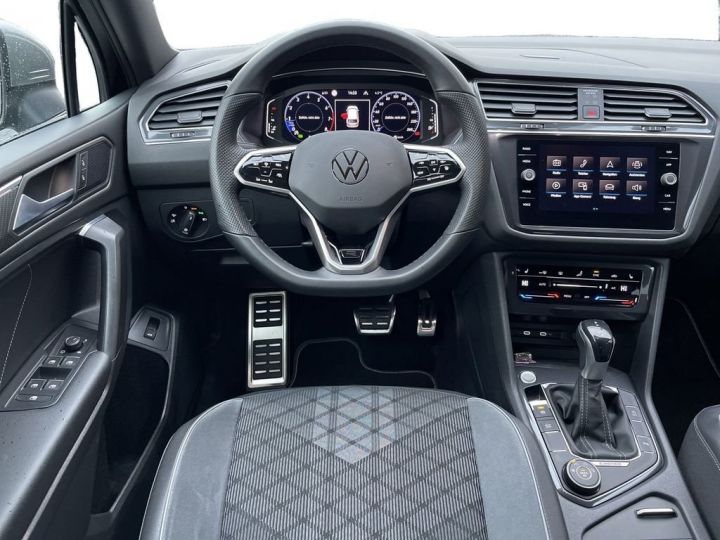 Volkswagen Tiguan Allspace R-Line 4M TSI DSG / 7 Places – CAMERA – NAV - ATTELAGE - 1ère Main – TVA Récup. – Garantie 12 Mois Noir - 7