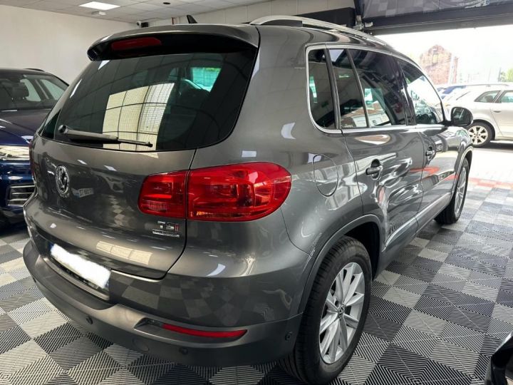 Volkswagen Tiguan CARAT Gris - 4