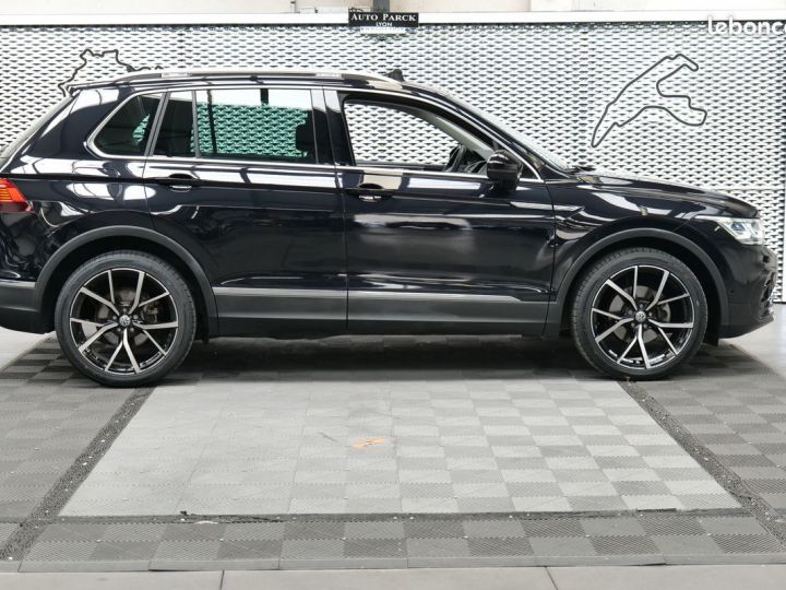 Volkswagen Tiguan New 2.0 tdi 150 cv elegance exclusive 1ere main francais tva recuperable virtual cockpit key less go camera 360° cuir ja 20 attelage toit ouvrant pano Noir - 3