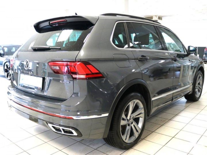 Volkswagen Tiguan R-Line 4M ATTEL Camera Pano Virtual Matrix Gris Métallisé - 7