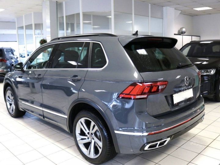 Volkswagen Tiguan R-Line 4M ATTEL Camera Pano Virtual Matrix Gris Métallisé - 8