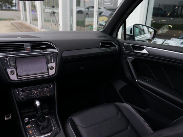 Volkswagen Tiguan TDI 190 CH – CARAT EXCLUSIVE – R LINE – TOIT OUVRANT – DYNAUDIO – GARANTIE 12 MOIS Blanc - 16