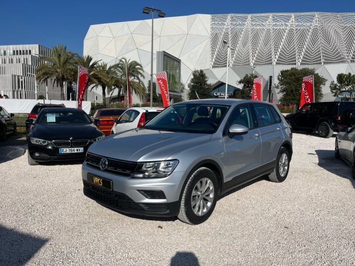 Volkswagen Tiguan TRENDLINE BUSINESS Gris - 1