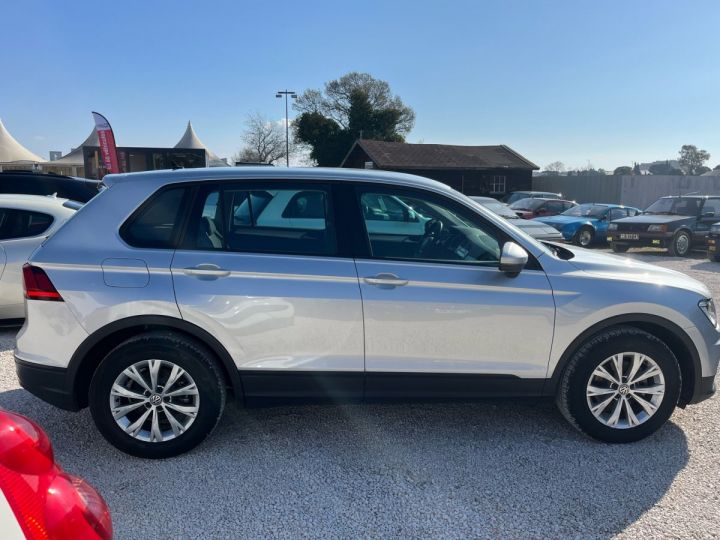 Volkswagen Tiguan TRENDLINE BUSINESS Gris - 16