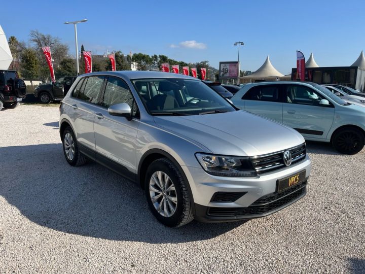 Volkswagen Tiguan TRENDLINE BUSINESS Gris - 18