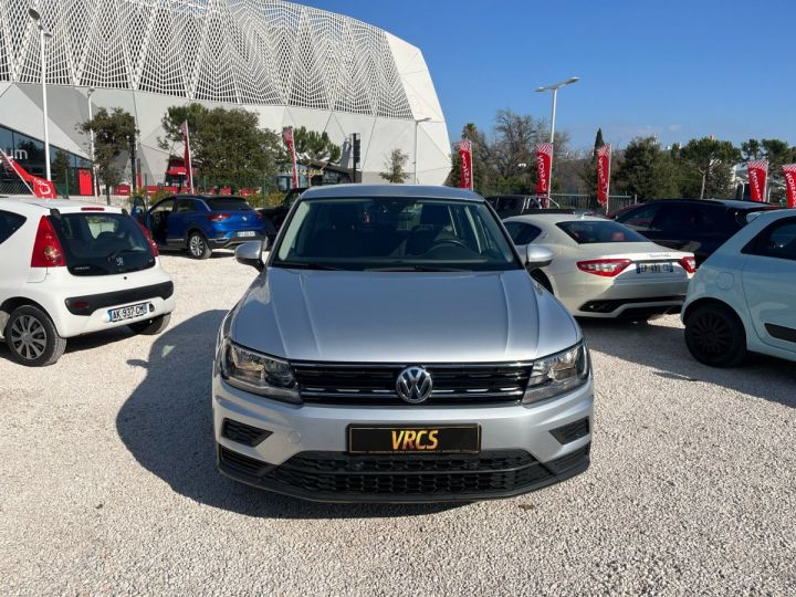 Volkswagen Tiguan TRENDLINE BUSINESS Gris - 24