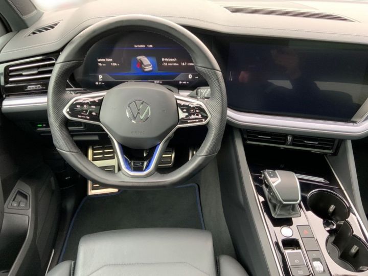 Volkswagen Touareg 3.0 TSI eHybrid 462 ch Tiptronic 8 4Motion R - Toit pano. - Matrix LED  Noir métallisée - 7
