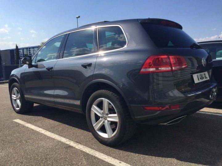 Volkswagen Touareg II V6 3.0 TDI 240CV CARAT TIPTRONIC BLUEMOTION      Diesel GRIS METAL - 17