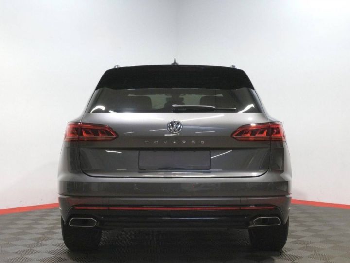 Volkswagen Touareg R-Line 4Motion*Panorama*Matrix IQ.Light* Gris Silicium Métallisé - 5