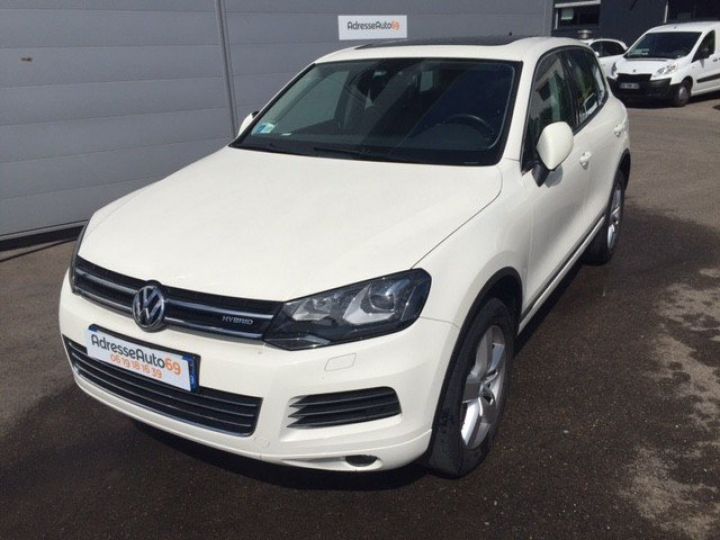 Volkswagen Touareg VW 3.0 V6 TSI HYBRID CARAT EDITION TIPTRONIC 380CV      Essence BLANC - 3