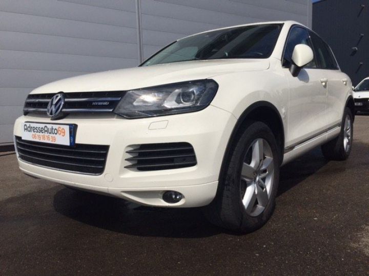 Volkswagen Touareg VW 3.0 V6 TSI HYBRID CARAT EDITION TIPTRONIC 380CV      Essence BLANC - 4