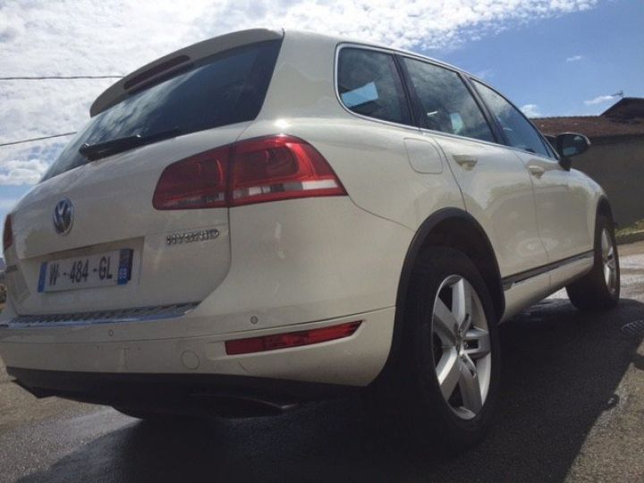 Volkswagen Touareg VW 3.0 V6 TSI HYBRID CARAT EDITION TIPTRONIC 380CV      Essence BLANC - 18