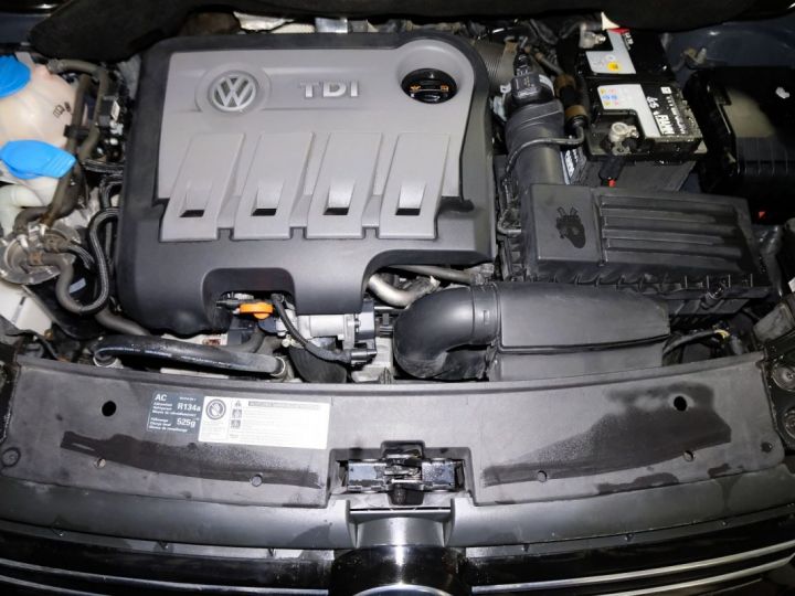 Volkswagen Touran 1.6 TDI 105CH FAP CONFORTLINE Noir - 11