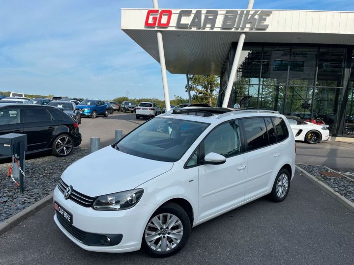 Volkswagen Touran TDI 140 ch DSG6 Life Toit ouvrant DISTRI OK GPS Camera Bluetooth 16P Blanc - 1