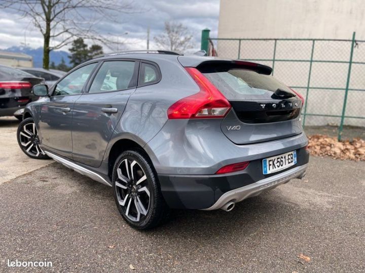 Volvo V40 Cross Country D2 AdBlue 120ch Signature Edition Geartronic Gris - 3