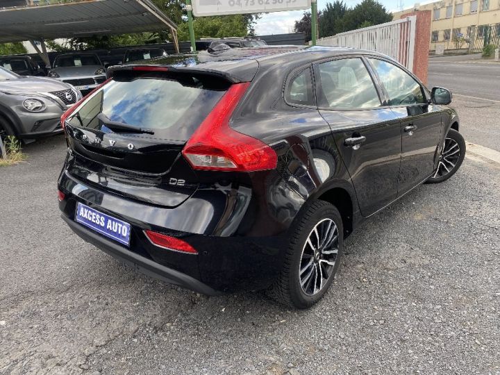 Volvo V40 D2 120 ch Momentum Noir - 2