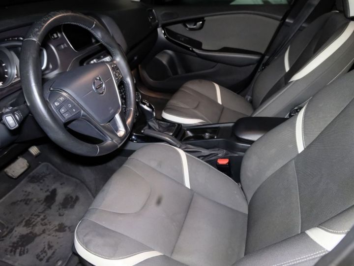 Volvo V40 D2 ADBLUE 120CH BUSINESS GEARTRONIC Gris F - 8