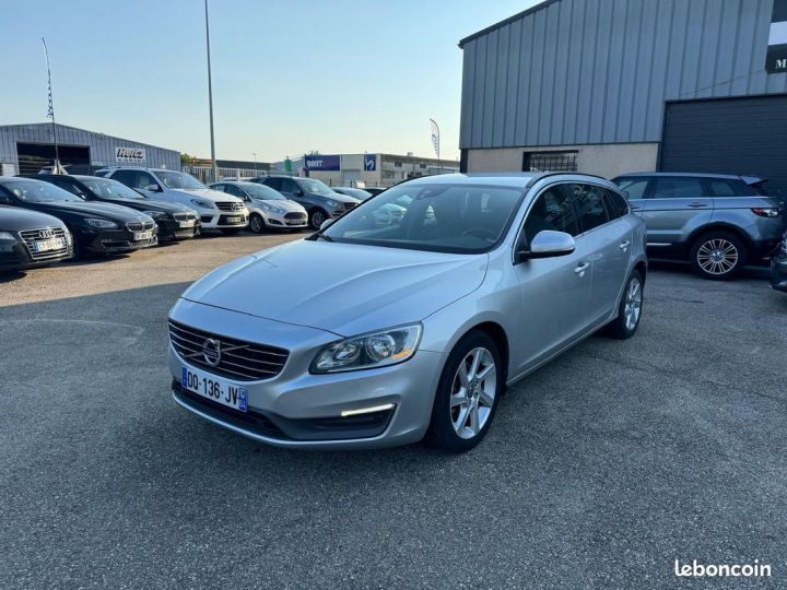 Volvo V60 2.0 d4 184 ch momentum Argent - 2