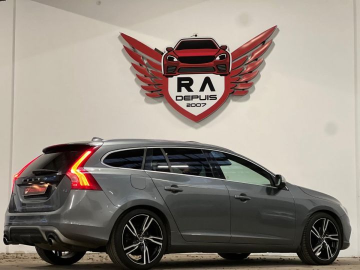 Volvo V60 2.0 T4 190CH R-DESIGN  Gris Foncé Métallisé - 3