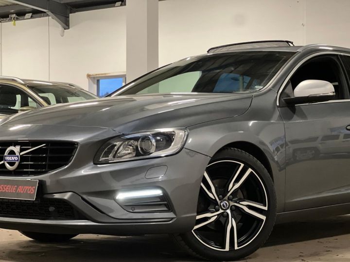 Volvo V60 2.0 T4 190CH R-DESIGN  Gris Foncé Métallisé - 15