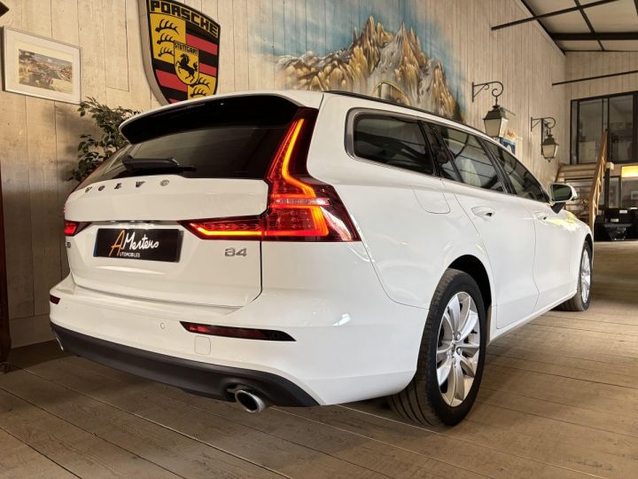 Volvo V60 B4 197 CV MOMENTUM ESSENTIEL BVA8 Blanc - 15