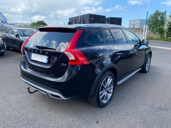 Volvo V60 Cross Country D4 190CH PRO GEARTRONIC Noir - 2