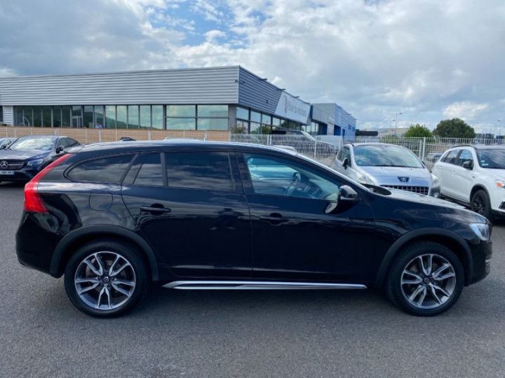 Volvo V60 Cross Country D4 190CH PRO GEARTRONIC Noir - 3