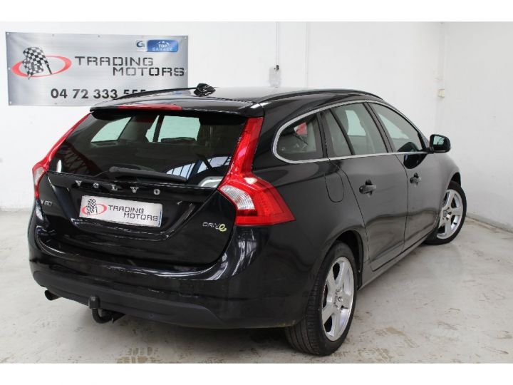 Volvo V60 D2 115 ch Break Momentum Gris Foncé - 2