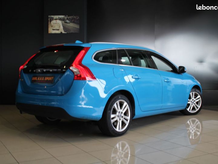 Volvo V60 D4 163 SUMMUM GEARTRONIC Garantie 12M P&MO Bleu - 2