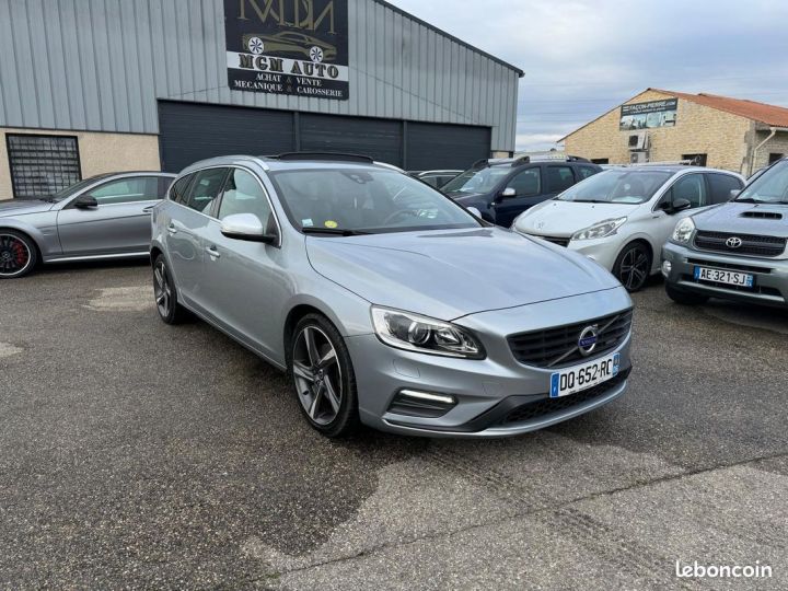 Volvo V60 d4 181 ch r-design geartronic bva 1er main toit ouvrant Gris - 1