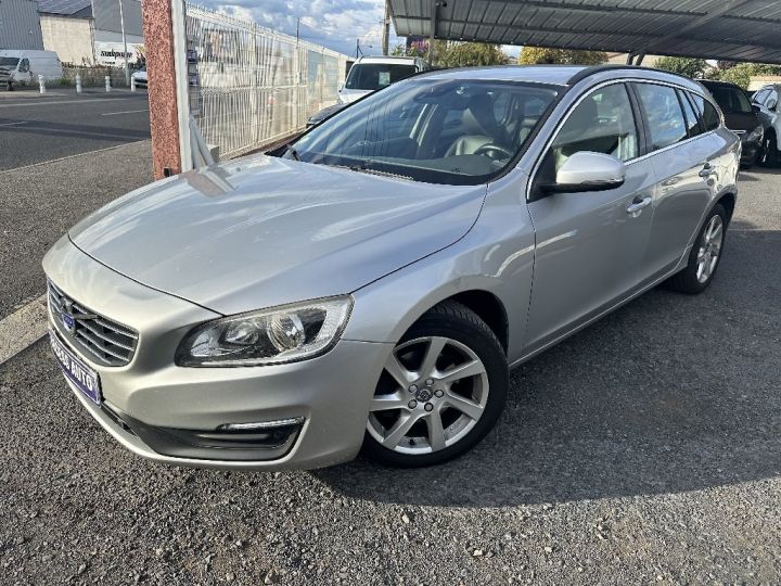 Volvo V60 D4 190 ch StopetStart Geartronic 8 Momentum Gris Métallisé - 1