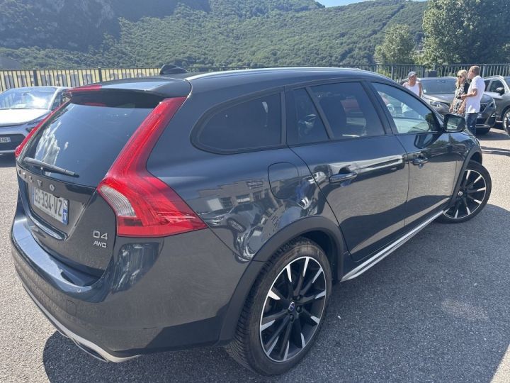 Volvo V60 D4 AWD 190CH XENIUM GEARTRONIC Gris F - 2