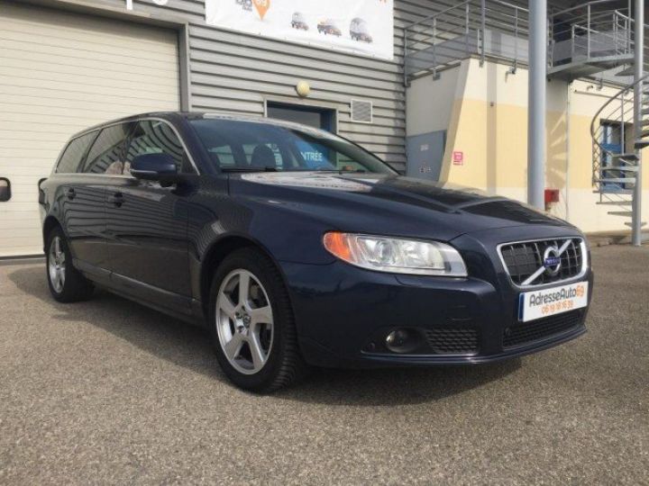 Volvo V70 D5 215 CV SUMMUM GEARTRONIC      Diesel BLEU FONCE METAL - 1