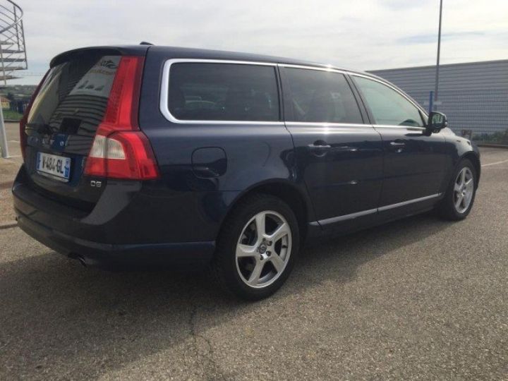 Volvo V70 D5 215 CV SUMMUM GEARTRONIC      Diesel BLEU FONCE METAL - 17