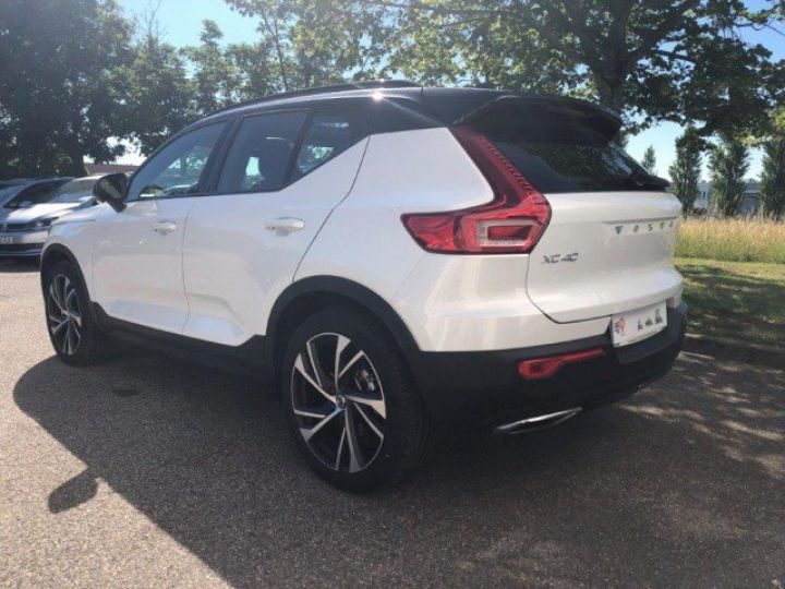 Volvo XC40 D4 190CV AWD GEARTRONIC FIRST EDITION     Diesel BLANC NACRE - 25