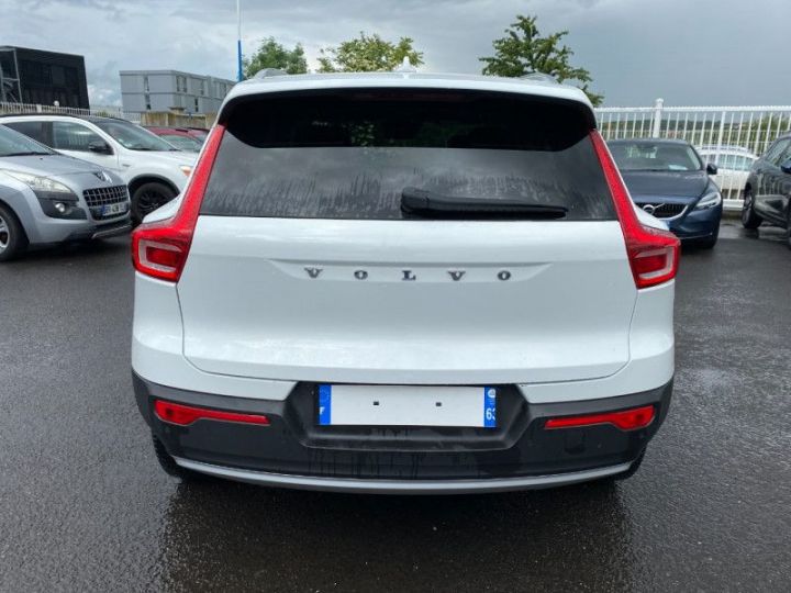 Volvo XC40 T3 163CH MOMENTUM Blanc - 4