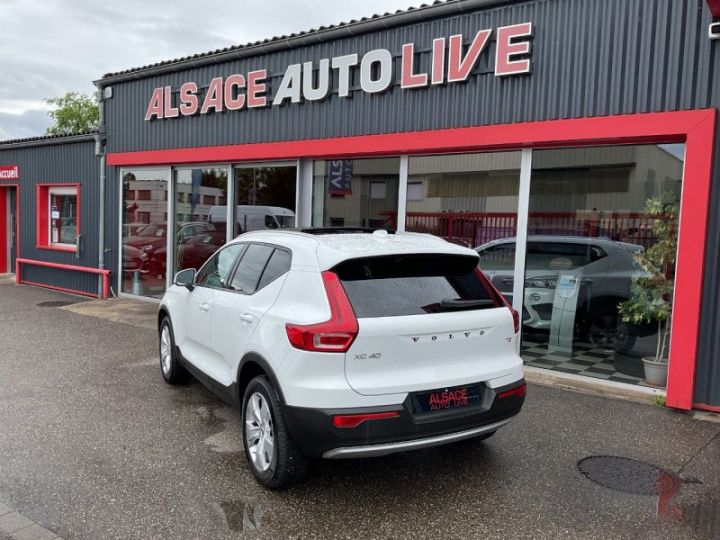 Volvo XC40 T3 163CH MOMENTUM Blanc - 4