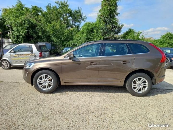 Volvo XC60 (2) D4 181 MOMENTUM GEARTRONIC Marron - 15