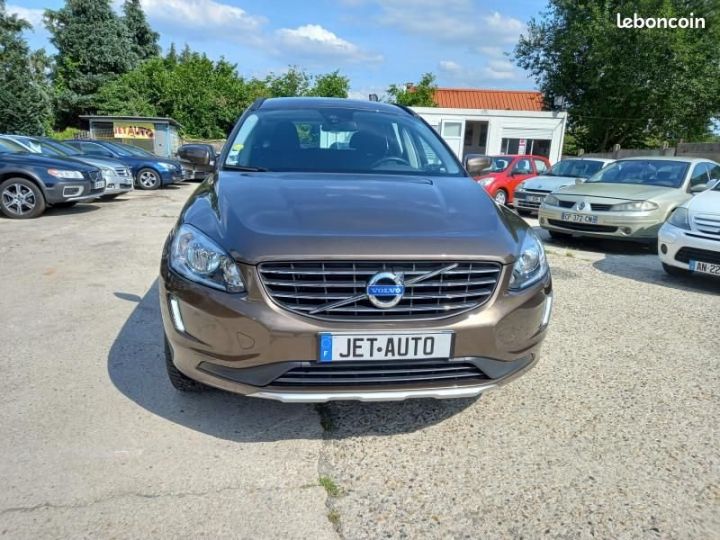 Volvo XC60 (2) D4 181 MOMENTUM GEARTRONIC Marron - 19