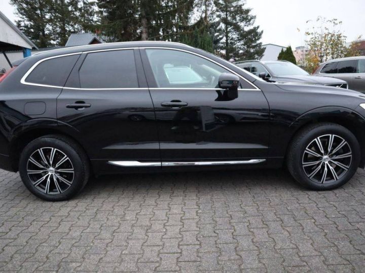 Volvo XC60 B5 D AWD Geartronic Inscription Noir - 4