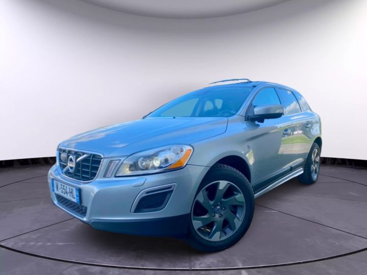 Volvo XC60 D3 136 Ocean Race Edition Geartronic + Toit ouvrant Gris - 1