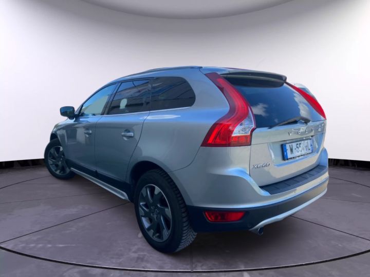 Volvo XC60 D3 136 Ocean Race Edition Geartronic + Toit ouvrant Gris - 2