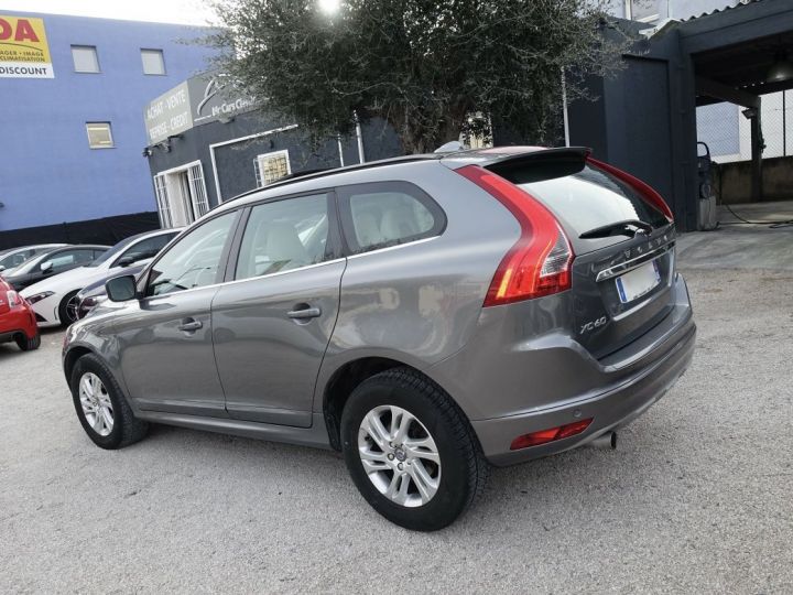 Volvo XC60 D3 150CH MOMENTUM BUSINESS GEARTRONIC Gris F - 3
