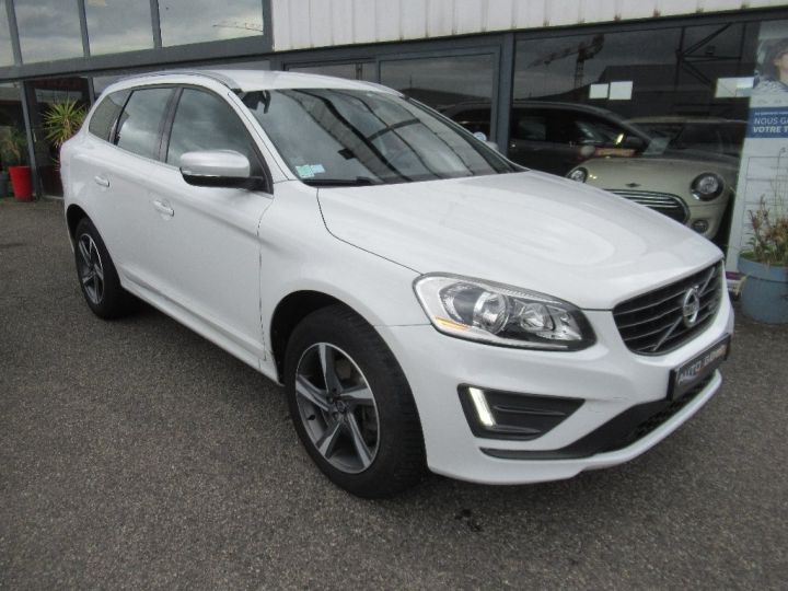 Volvo XC60 D4 181 ch SetS R-Design Geartronic A Blanc - 3