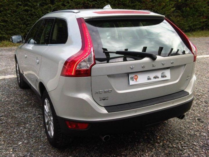 Volvo XC60 D5 205CH AWD XENIUM GEARTRONIC     Diesel GRIS - 13