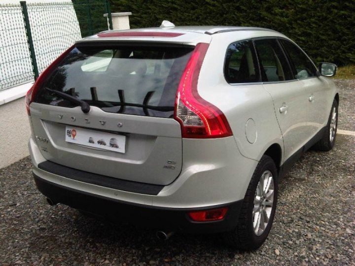 Volvo XC60 D5 205CH AWD XENIUM GEARTRONIC     Diesel GRIS - 15